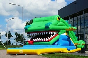 inflatable-crocodile-with-moving-mouth