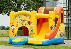 Jumpy-happy-party-1-940x652